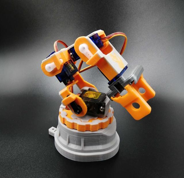 Mini Robot Arm 3D model thumbnail