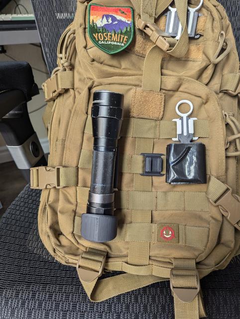 QUICK-CLIP (GEN 3) Husky Flashlight Mount 3D model thumbnail