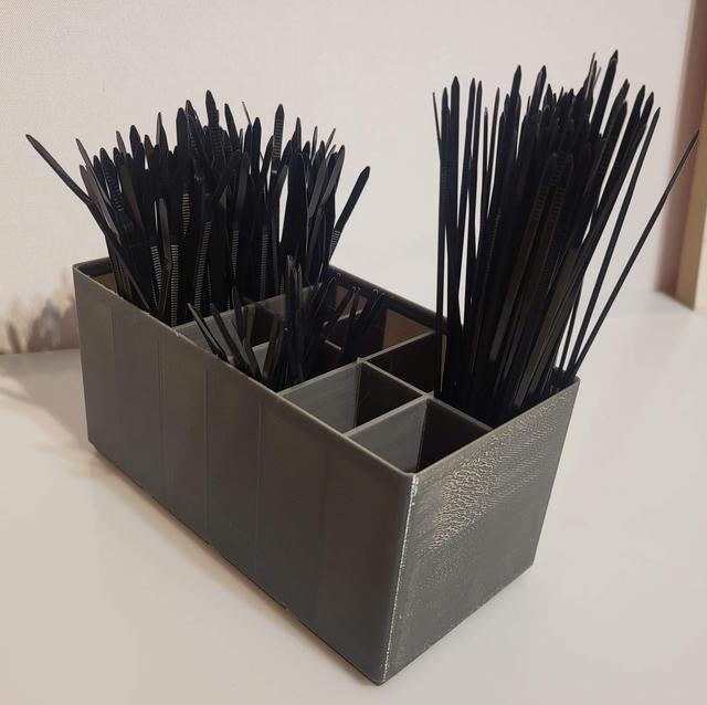 12 segments - divided Gridfinity Bin 4x2x11u Box for cable ties 3D model thumbnail