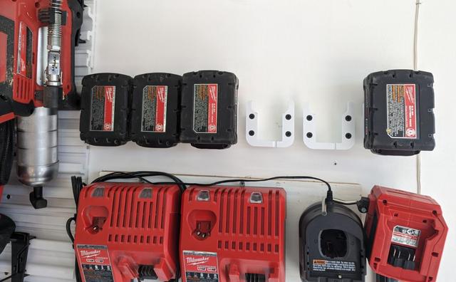 M18 Battery Wall Mount - Fits all M18 batteries 3D model thumbnail