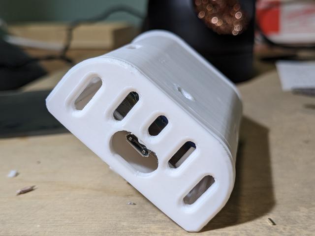 Presence / light sensor case for cheap 3D model thumbnail