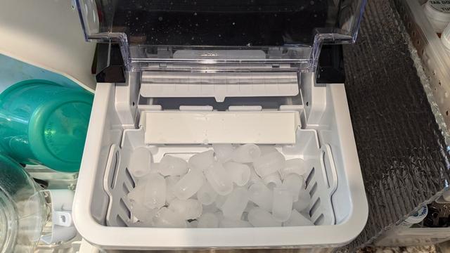 Igloo ice maker diverter tray 3D model thumbnail