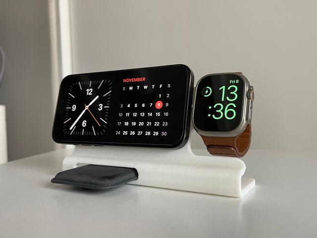 The Minimalist - Wireless Charger for Apple Products 3D model thumbnail
