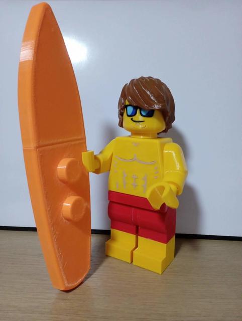 Surfer Guy Giant Minifig 3D model thumbnail