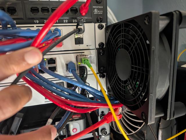 120mm 1U 90º Fan Mount 3D model thumbnail