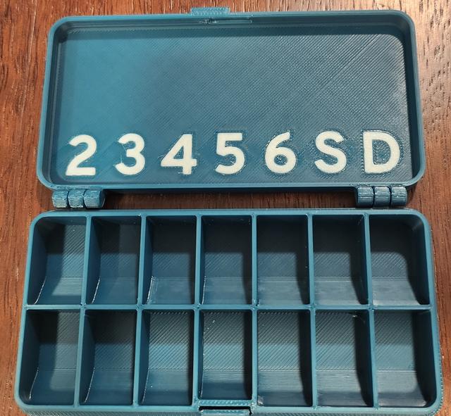 Compact weekly pill box, easy-to-read 3D model thumbnail