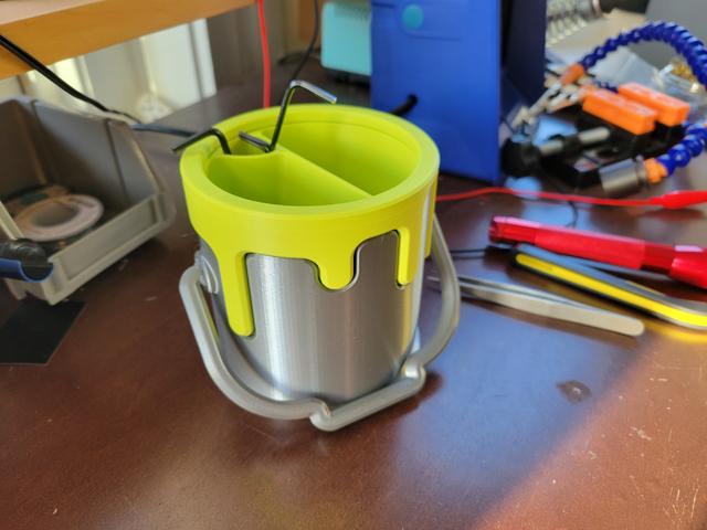Drippy Bucket Divider with Hex Key Holder 3D model thumbnail