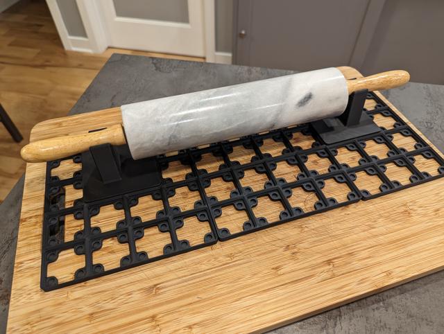 Gridfinity Rolling pin holder 3D model thumbnail
