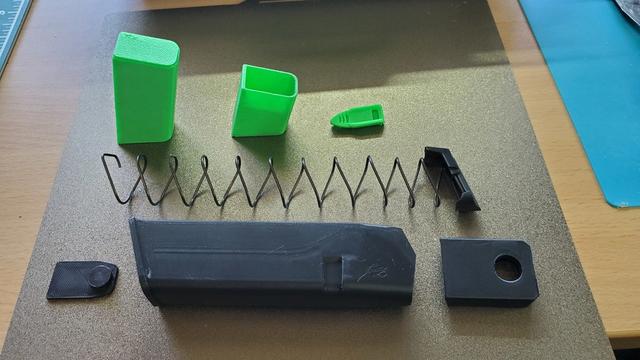 Dryfire Mag Weight & Lid 3D model thumbnail
