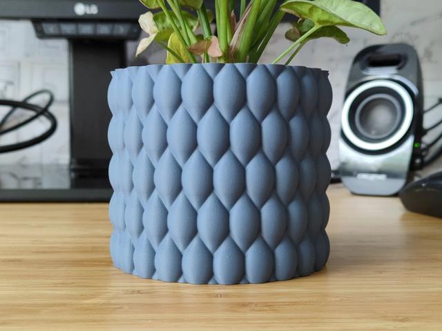 Bourbonic Tears Pot and Planter - Vase mode design 3D model thumbnail