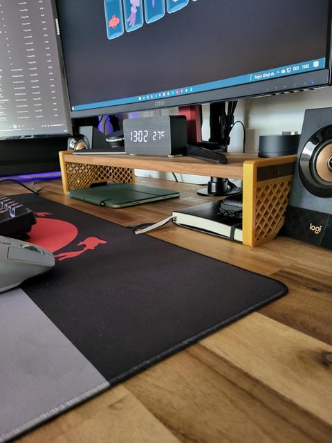 Monitorstand Legs 3D model thumbnail