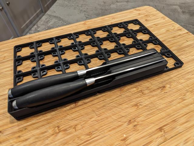 Gridfinity Steak knife holder 3D model thumbnail