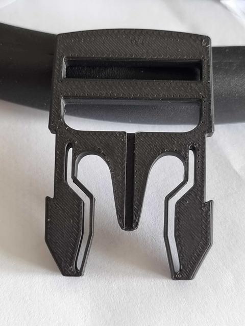 Sturdy Backpack buckle 3D model thumbnail