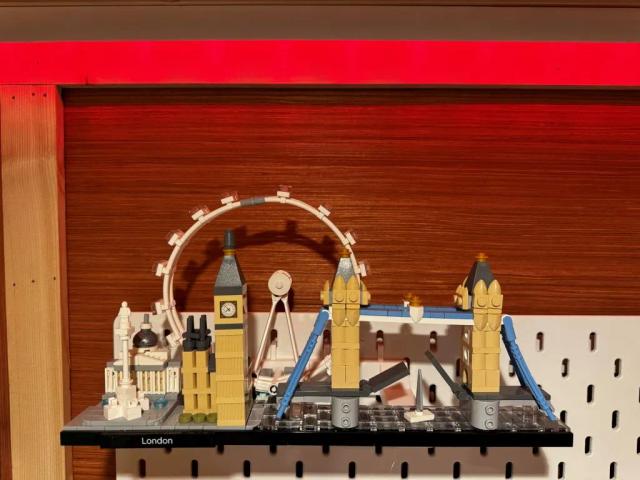 Skadis Wall Mounts for NY, London, and Paris LEGO Architecture Skylines 3D model thumbnail