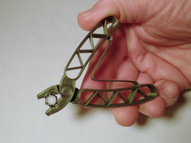 Tiny Pliers (Print-in-Place) 3D model thumbnail