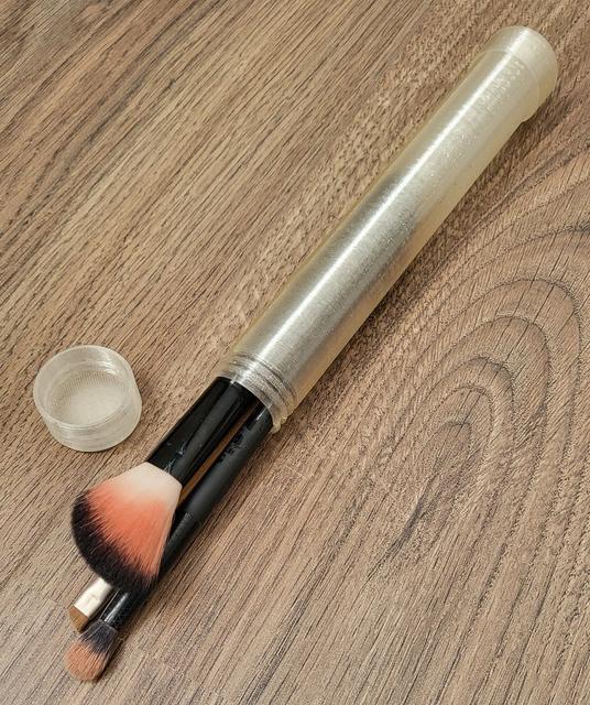 Box for cosmetic brushes (screw caps on the left and right) 3D model thumbnail