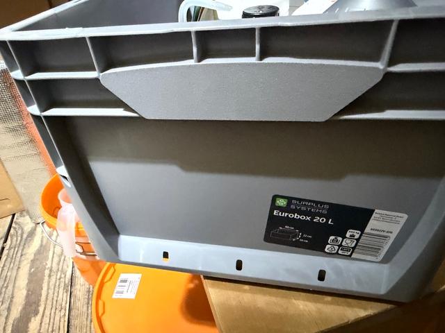 Eurobox Griff-Abdeckung (SURPLUS / OBI / Toom) – mit Rastnasen / Eurobox Handle Cover (SURPLUS / OBI / Toom) – with Snap Fit  (Hydroponics use possible) 3D model thumbnail