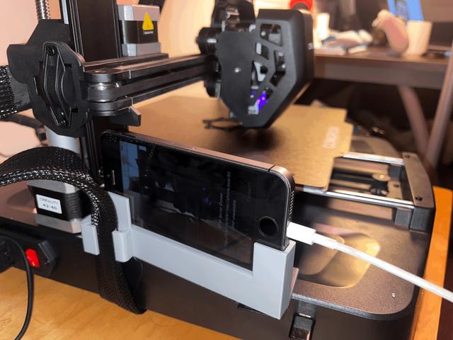 Ender 3 v3 Phone and Cable Clip 3D model thumbnail