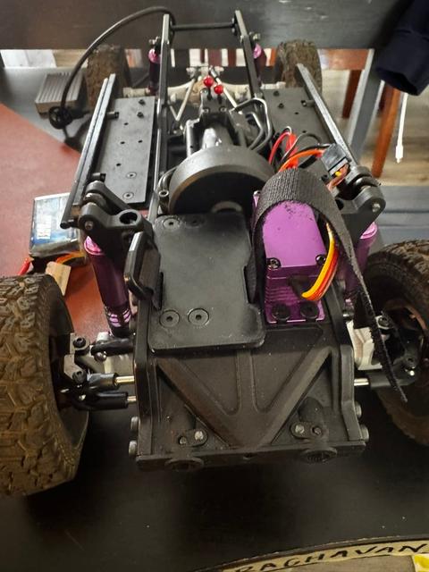 VS410 RC4WD Hilux Xtracab under hood battery mount 3D model thumbnail