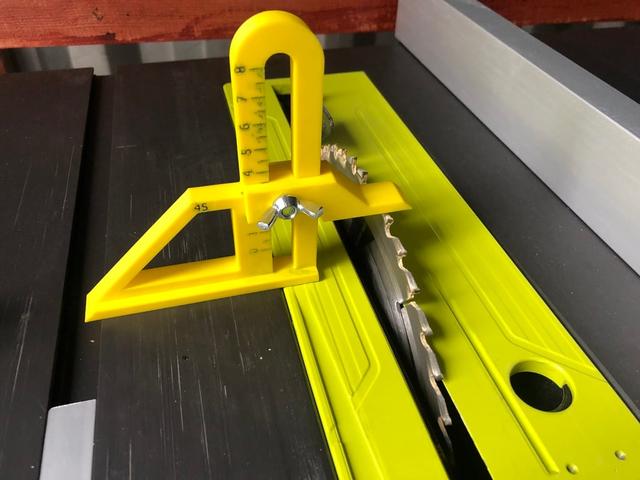 circular saw tool 3D model thumbnail