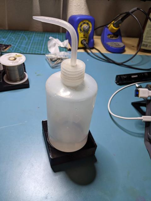 Gridfinity Lab Squeeze Bottle Holder 3D model thumbnail