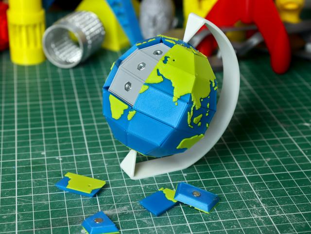 EARTH PUZZLE 3D model thumbnail