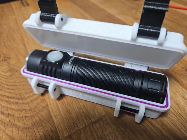 Convoy S21e Rugged Box horizontal 3D model thumbnail