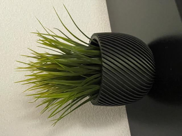 Modern spiral planter remix to fit Ikea plastic plant itemnr. 902.076.85 3D model thumbnail