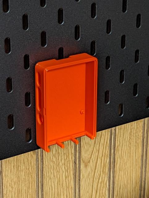 Raspberry Pi 4 Snap Case - IKEA Skadis Mount 3D model thumbnail
