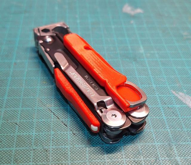 Leatherman signal mod 3D model thumbnail