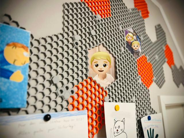 Honeycomb Photoframe 9x9 3D model thumbnail