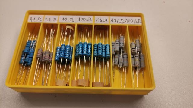 Gridfinity resistor bin 3D model thumbnail
