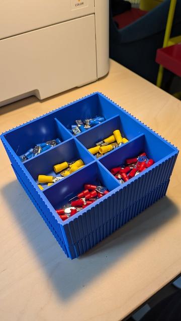 Parametric Stackable Gridfinity Tray - OpenSCAD 3D model thumbnail