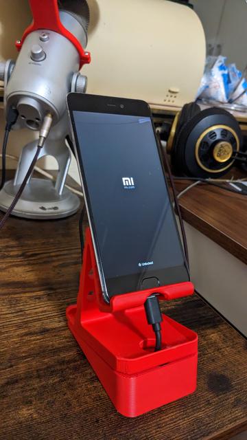 Xanoy Phone Holder Remix 3D model thumbnail