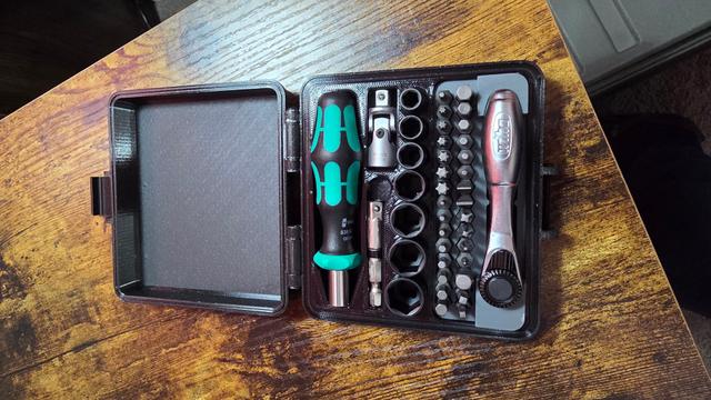 1/4" Tool Set - Ratchet, Screwdriver & Bits 3D model thumbnail