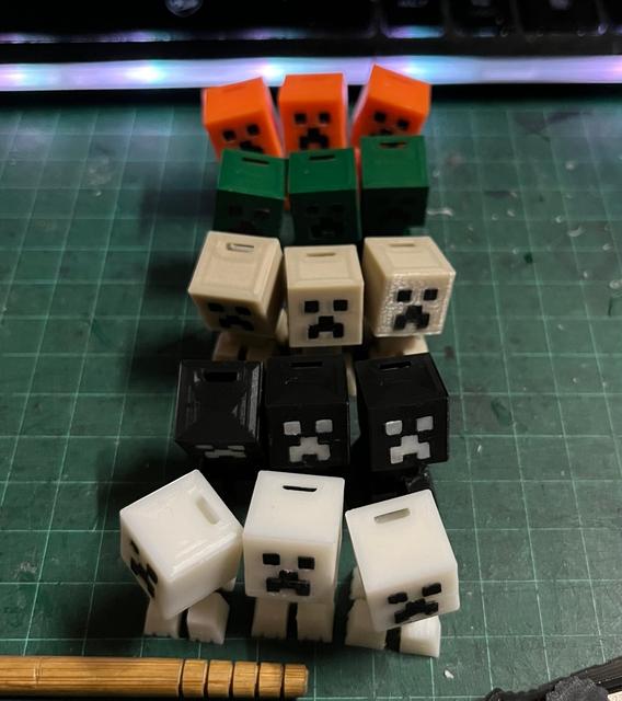 Minecraft Mini Creeper Ball-Joint Type 3D model thumbnail