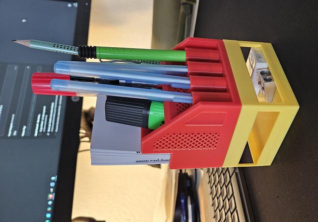 Desktop Organizer (Remix) 3D model thumbnail