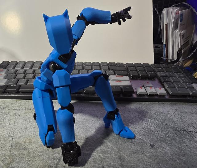 Smooth Forearms for Dummy 13 FIXED 3D model thumbnail