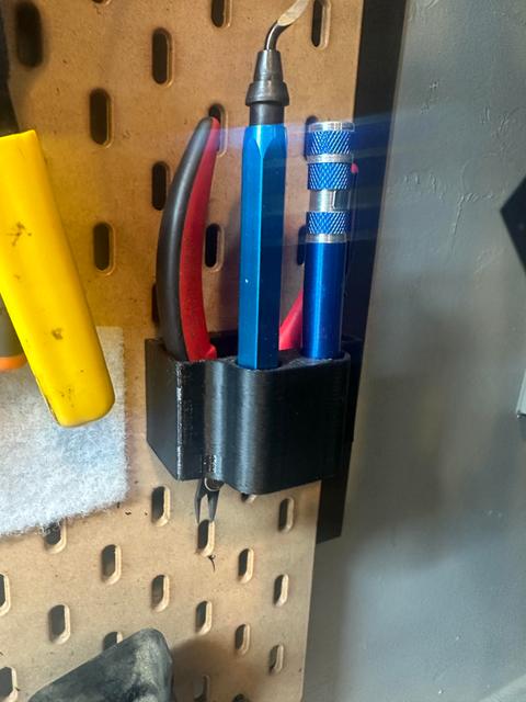 Skadis Deburring Tool Holder (uses heatset mounts) 3D model thumbnail