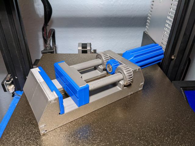 Machine vise with improved parts 3D model thumbnail