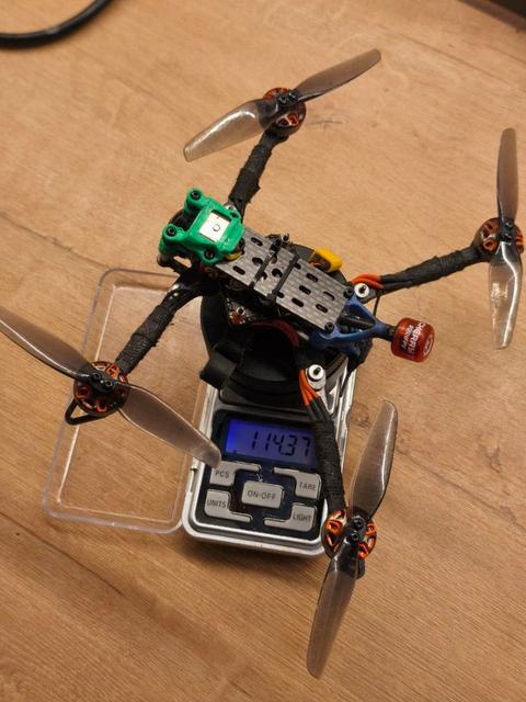 4 inch analog fpv frame (114 gram) 3D model thumbnail