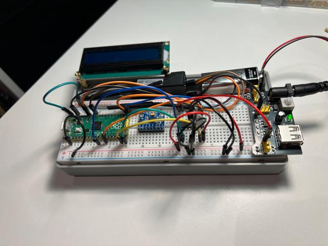 Gridfinity 4x2 Breadboard holder with extras 3D model thumbnail