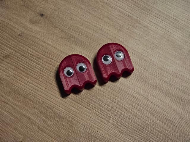 6x2 Magnet Remix - Zipper Pull - Pac Man Series (Ghost) 3D model thumbnail