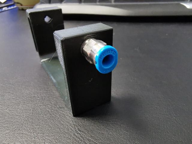 Gravity Spoolholder Clip MMU2S with M5 Festo fitting 3D model thumbnail