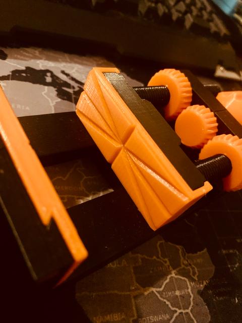 Modified jaws for Fast-Operation Vise 3D model thumbnail