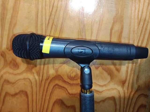 Microphone clip for SENNHEISER SKM 35 3D model thumbnail
