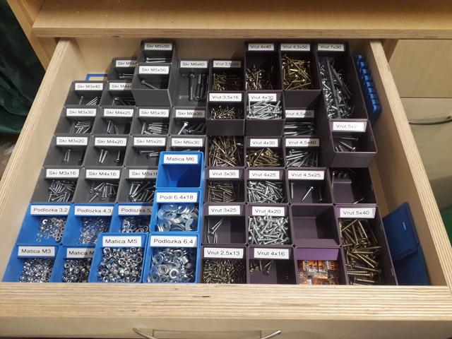 Boxes for small parts with cover 3D model thumbnail