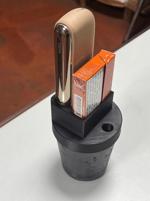 IQOS ILLUMA i HOLDER WITH ASHTRAY 3D model thumbnail