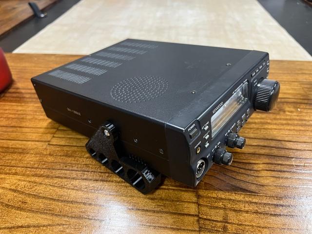 Kenwood TS-50, 50s, TS-60, 60s Angled Riser 3D model thumbnail