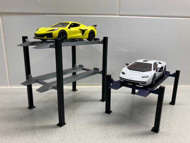Hot Wheels Diecast 1:43 Scale 4-Post Car Lift Display (No glue) 3D model thumbnail